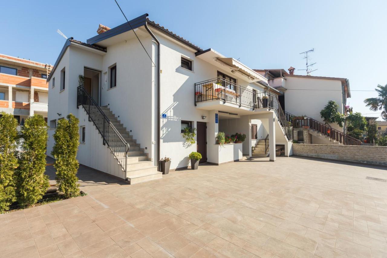 Alex Deluxe Apartments On Beach Poreč Exterior foto